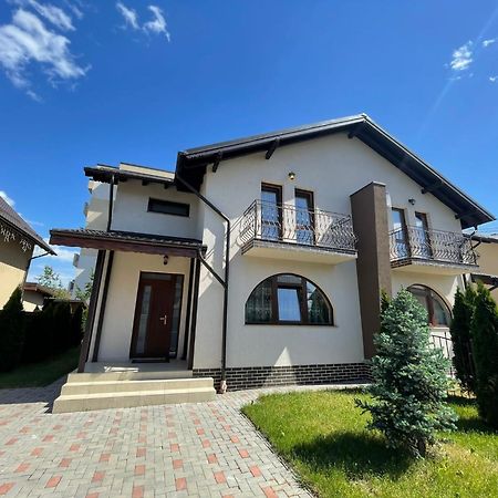 Vila Pati Ploiesti Bagian luar foto