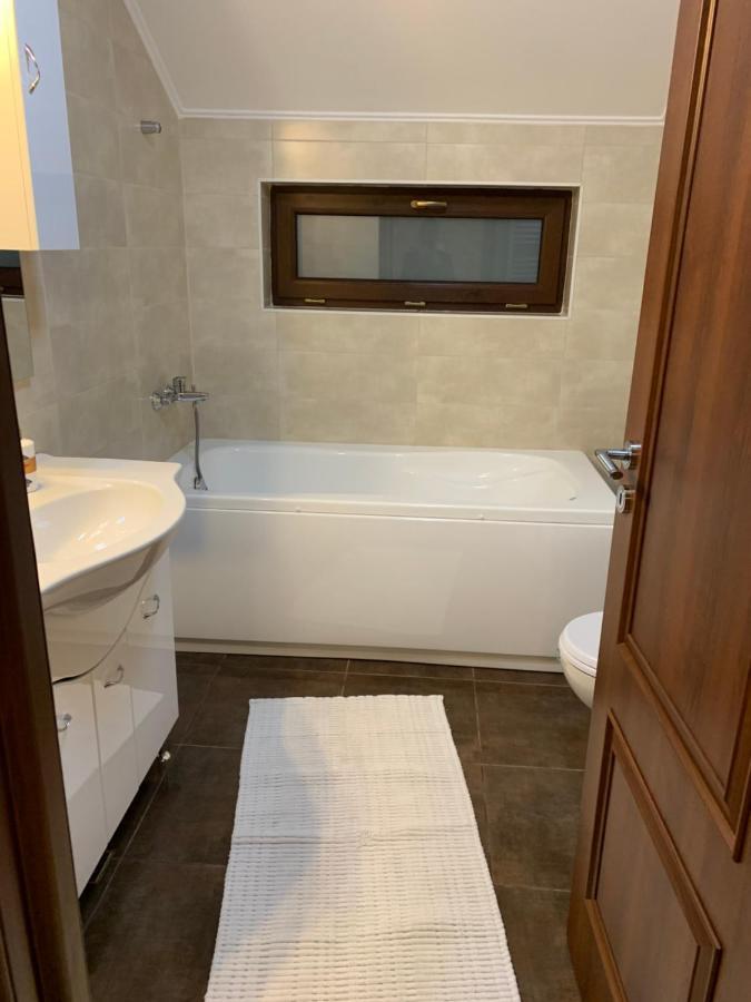 Vila Pati Ploiesti Bagian luar foto