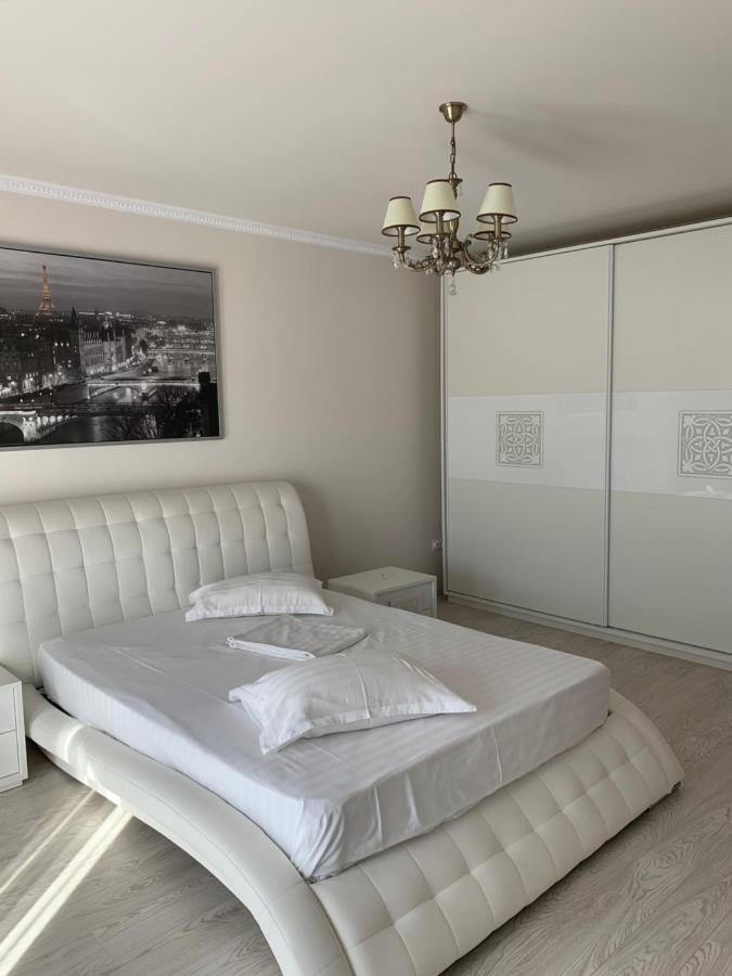 Vila Pati Ploiesti Bagian luar foto