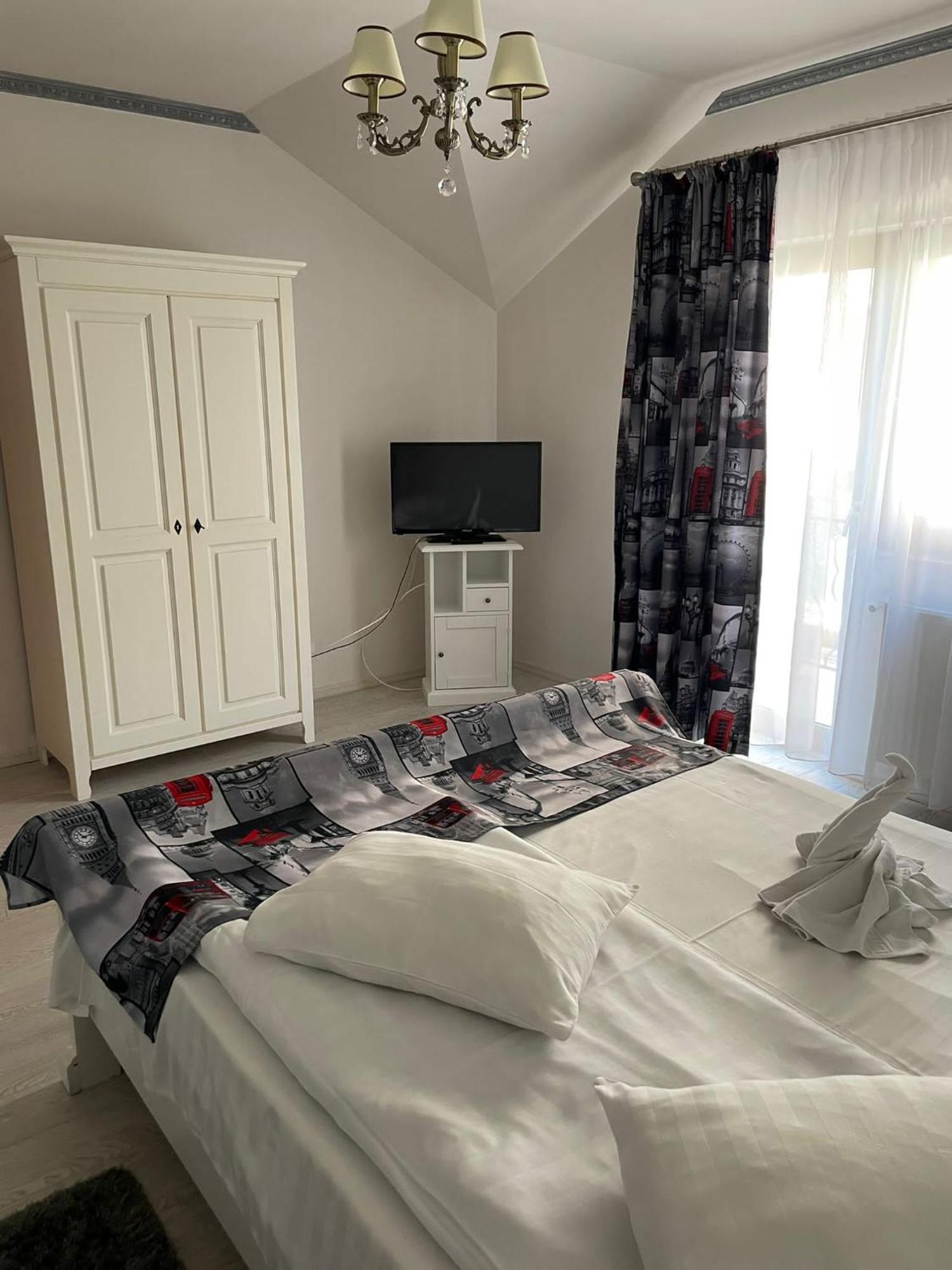 Vila Pati Ploiesti Bagian luar foto