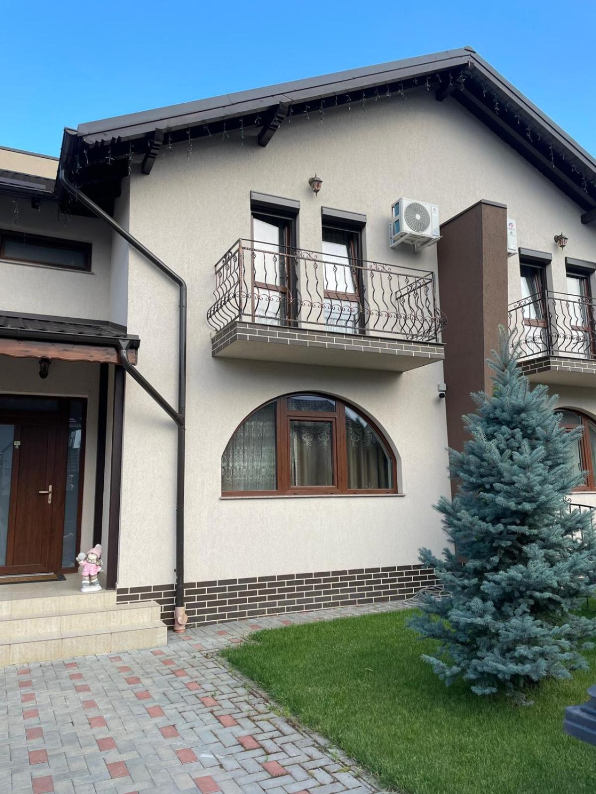Vila Pati Ploiesti Bagian luar foto